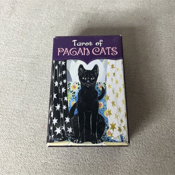 Tarot of Pagan Cats Box of 78 Tarot Cards Lo Scarabeo, Torino, Italy 2.25" x 3.5 - Picture 2 of 5